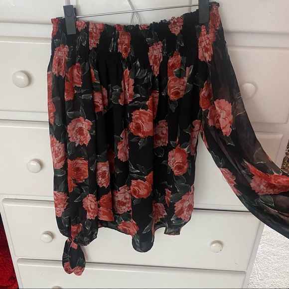 Olivaceous Off the Shoulder Floral Blouse - Picture 5 of 6